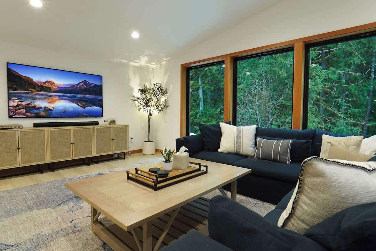 Mt Baker Luxe Chalet: Hot Tub, King Suites, Pet Friendly - Mount Baker, WA