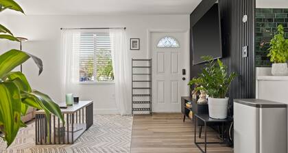 Brand New 2Bed in Bonita's Heart w/Superb Patio and Garden