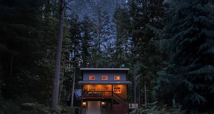 Ski, Soak, Stay! Hot Tub, Game Room w/Ping Pong & Foosball