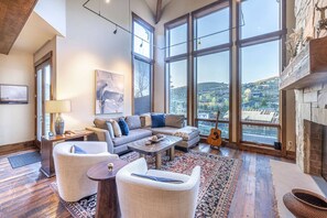 TV connectée, cheminée