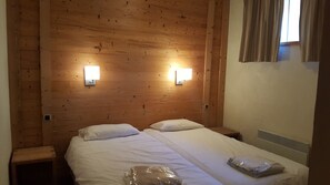 2 soverom og sengetøy