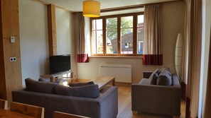 TV - Nice apt 8 ppl with sapacious terrace (Les Deux Alpes)