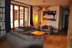 TV - Apt 8 ppl with terrace (Les Deux Alpes)