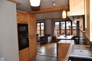 Réfrigérateur, micro-ondes, four, lave-vaisselle