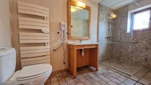 Douche, serviettes fournies