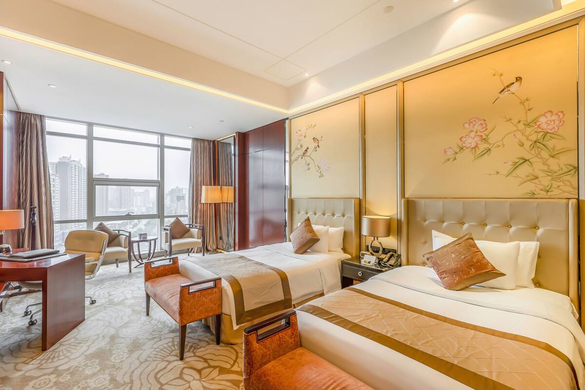 Luxury Room | Premium bedding, desk, bed sheets
