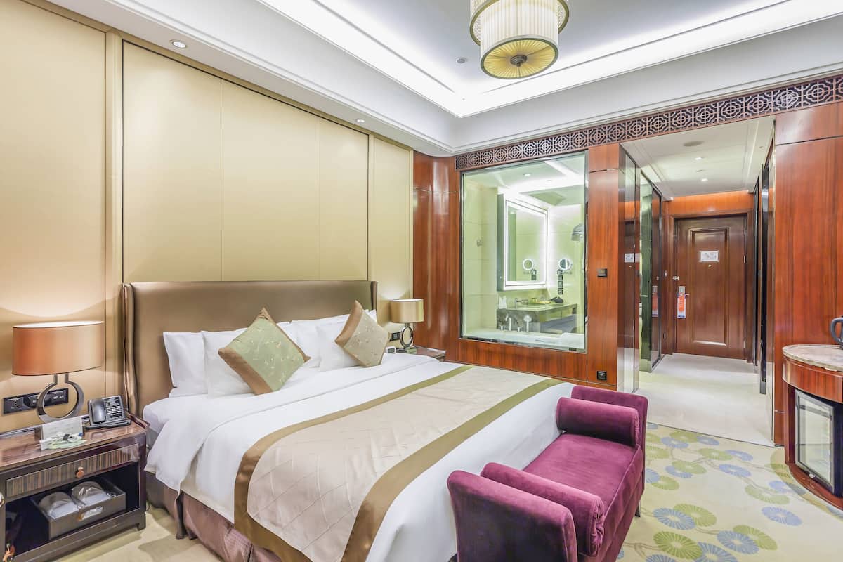 Executive Room | Premium bedding, desk, bed sheets