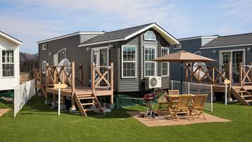 Grouse (up to 5 guests): Family-friendly, equipped with a BBQ grill, Non Smoking | 1 bedroom, desk, laptop workspace, free WiFi