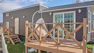 Grouse (up to 5 guests): Family-friendly, equipped with a BBQ grill, Non Smoking | 1 bedroom, desk, laptop workspace, free WiFi