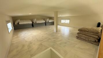 Stanley (up to 5 guests): Family-friendly, equipped with a BBQ grill, Non Smoking | 1 bedroom, desk, laptop workspace, free WiFi