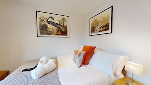 3 habitaciones, escritorio, tabla de planchar con plancha y wifi 