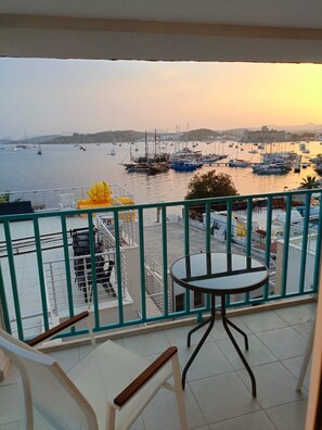 Verdunkelungsvorhänge, kostenloses WLAN, Bettwäsche