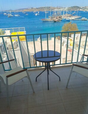 ผ้าม่านกันแสง, Wi-Fi ฟรี, ผ้าปูที่นอน