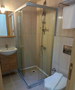 Standard Room, Balcony, Sea View | Bathroom | Shower, hair dryer, slippers, towels - Mia Hill Suites (Bodrum)