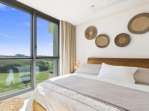 1 chambre, coffre-fort, fer et planche à repasser