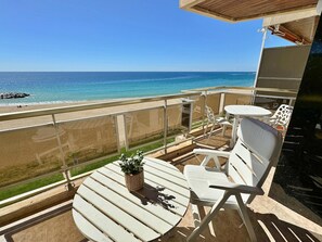 Outdoor dining - Apartment in Calonge, Catalonia, Spain for 5 persons (Calonge)