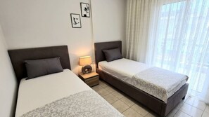 2 bedrooms, iron/ironing board, WiFi, bed sheets - Ivanna apartment (Nea Moudania)