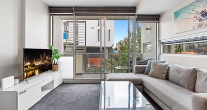 Fitzroy North 1-Bed with Balcony by Edinburgh Park