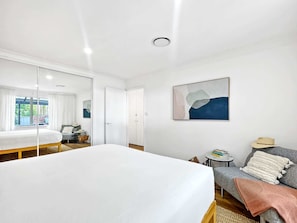 2 slaapkamers, een strijkplank/strijkijzer, wifi, beddengoed