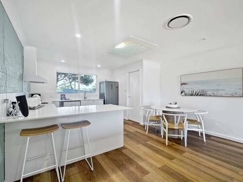 Spacious 2-Bed Townhouse with BBQ by the Beach