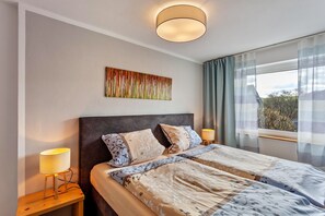 2 bedrooms, free WiFi, bed sheets - Apartment 'Haus Frigger' with Private Terrace, Garden, and Wi-Fi (Olsberg)