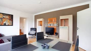 Fernseher, Stereoanlage