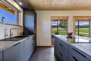 Geladeira, fogão, cooktop, lava-louças