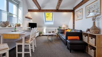 TV, lettore DVD, impianto stereo