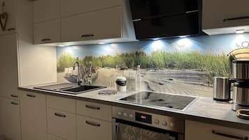 Kühlschrank, Ofen, Herdplatte, Geschirrspüler