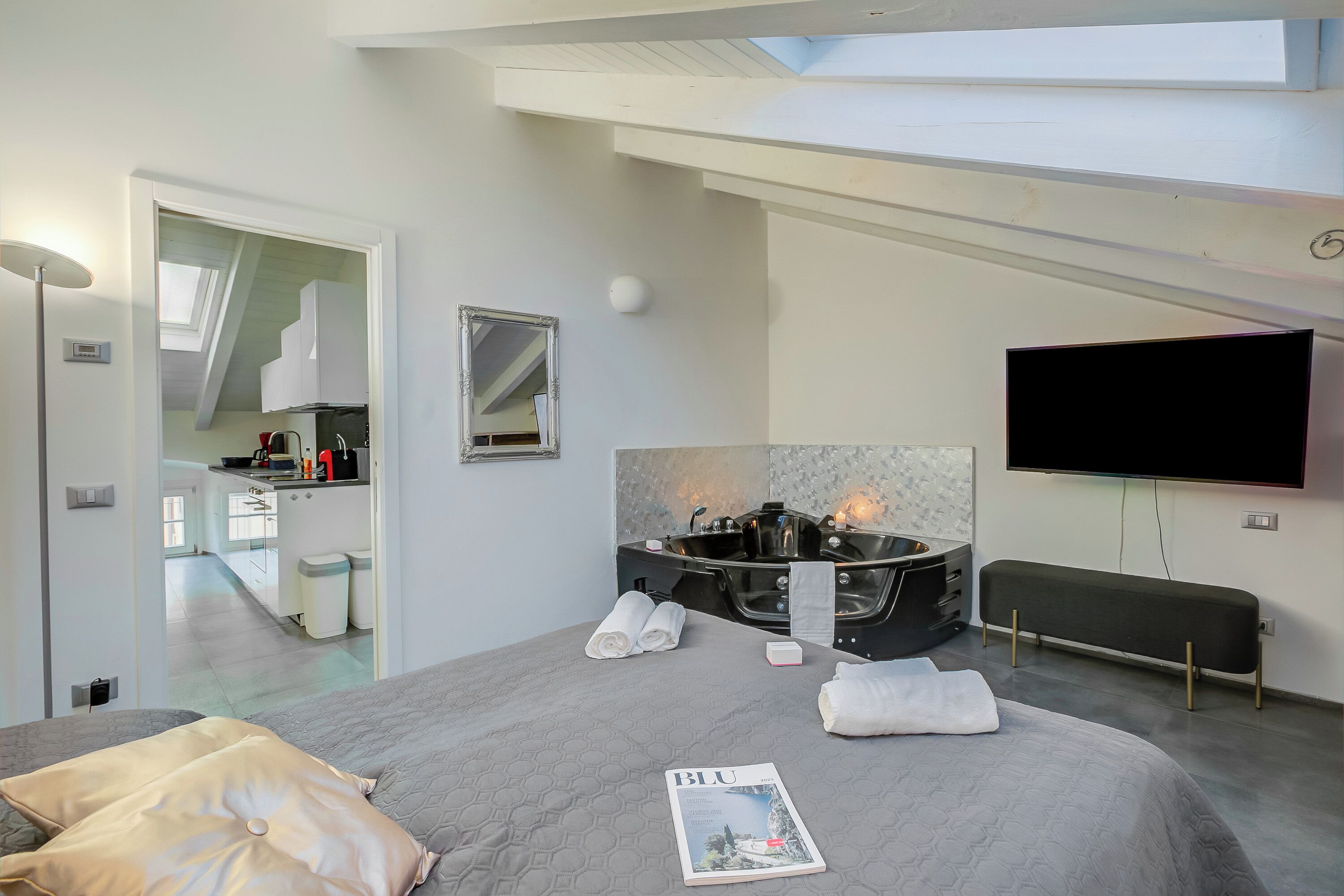 Apartament familiar, diversos dormitoris (Loft & Jacuzzi) | 2 dormitoris, planxa i posts de planxar, wifi gratuïta i roba de llit 