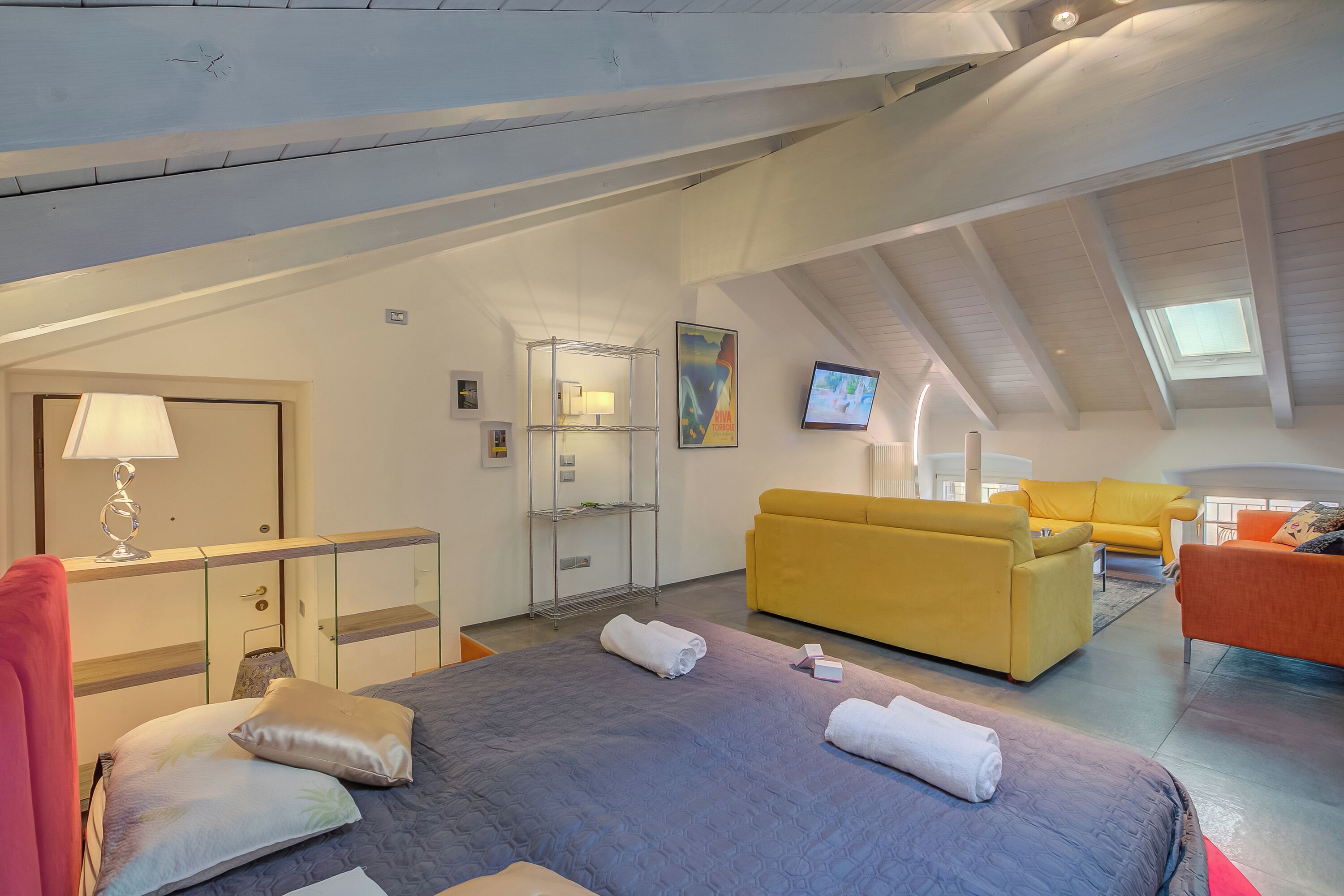 Familieleilighet, flere soverom (Loft & Jacuzzi) | 2 soverom, strykejern/-brett, wi-fi (inkludert) og sengetøy