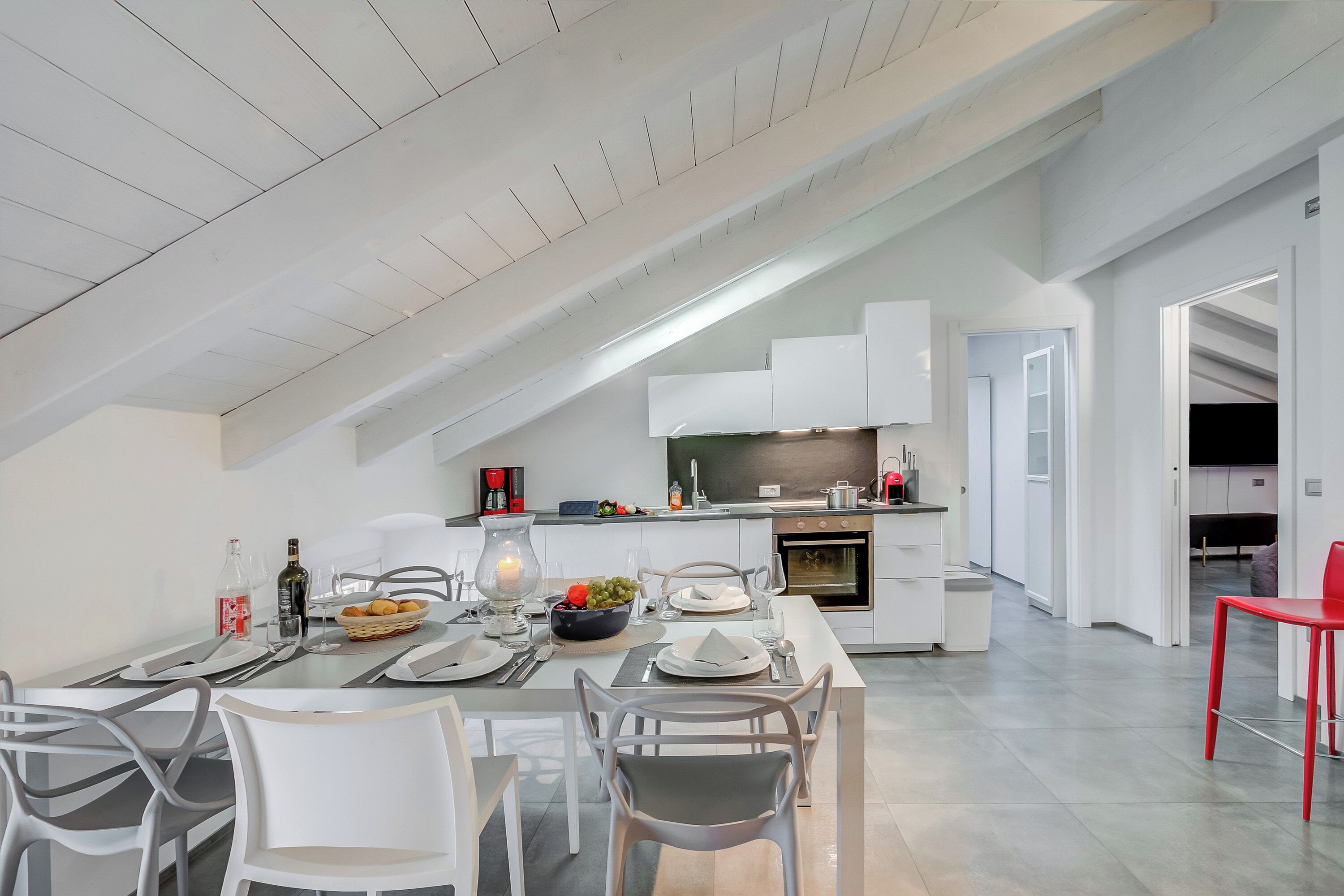 Family Apartment, Multiple Bedrooms (Loft & Jacuzzi) | Dining