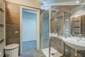 Family Apartment, Multiple Bedrooms (Loft & Jacuzzi) | Bathroom | Shower, hair dryer, bidet, towels - Loft & Jacuzzi (Riva del Garda)