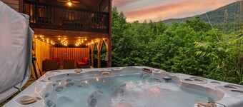 Stunning Mtn Views~ HotTub~Movie Theater~Game Room