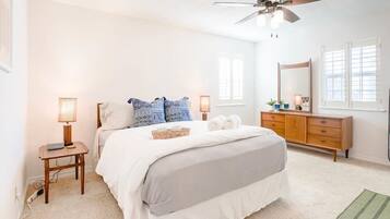 3 bedrooms, desk, iron/ironing board, travel cot