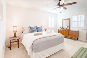 3 多间卧室、办公桌、熨斗/熨衣板、旅行婴儿床