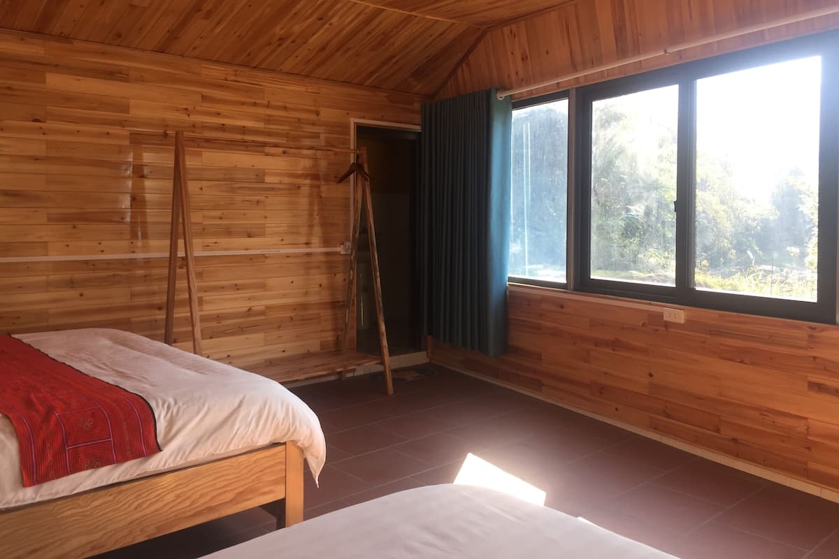 Camera panoramica con 2 letti singoli, letti multipli, non fumatori, vista montagna | 1 camera, Wi-Fi gratuito