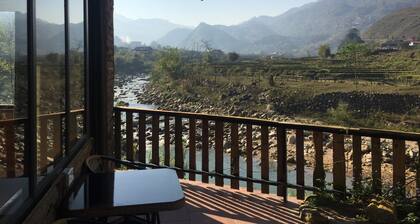 Tropical Riverside Homestay