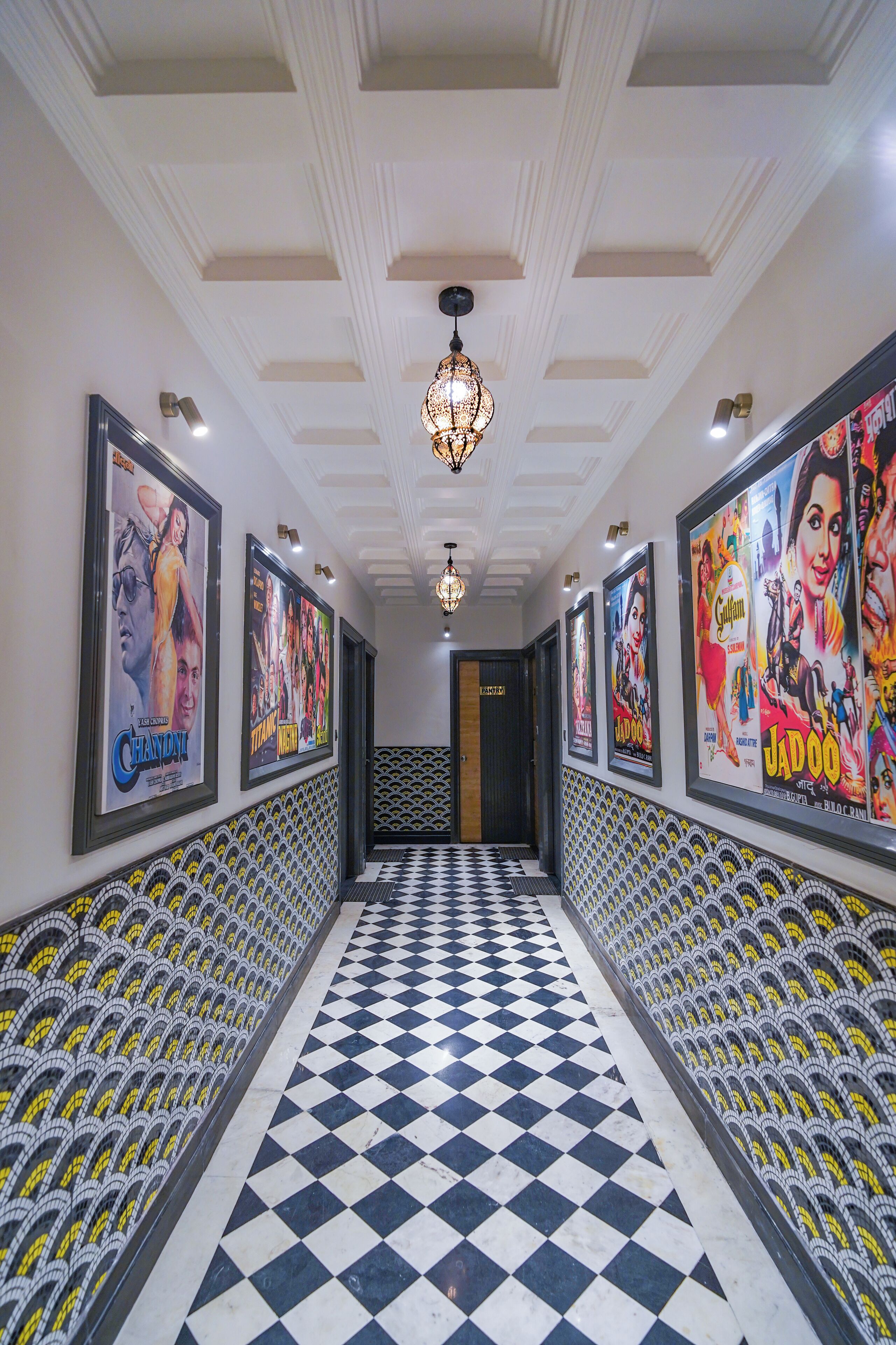 تفاصيل الفندق من الداخل