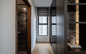Deluxe Apartment, 3 Bedrooms, Balcony, City View