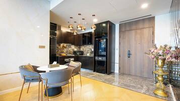 Deluxe Apartment, 1 Bedroom, Balcony, City View | Premium bedding, down duvets, Select Comfort beds, in-room safe