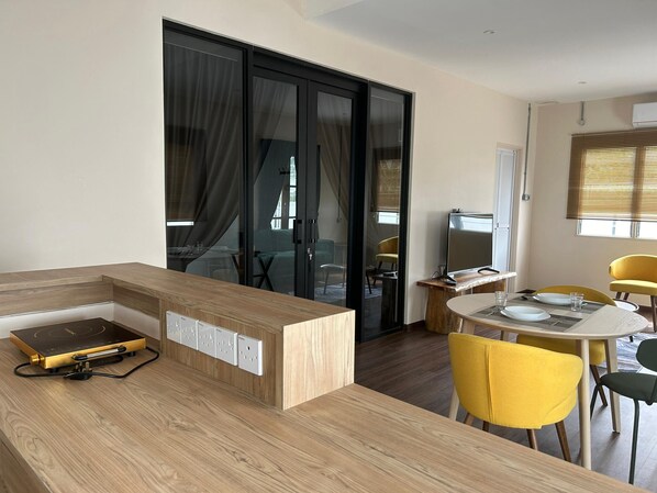 Basic House | Living area | 43-inch flat-screen TV with cable channels - Garden Home Ipoh (Ipoh)