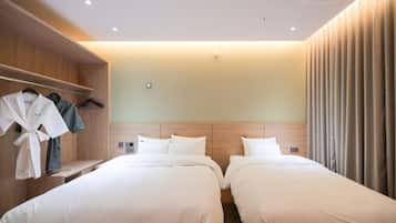 Junior Suite Twin Room | Premium bedding, down comforters, pillowtop beds, individually decorated