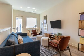 Smart TV - Conway | Multiple Private Units | Sleeps 42 (Nashville)