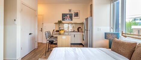 4 dormitoris, planxa i posts de planxar, wifi gratuïta i roba de llit