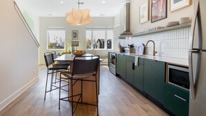 Coffee/tea maker, fridge, oven, stovetop - Conway Buyout - 2 Units by AvantStay | Sleeps 14 (Nashville)