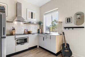 Réfrigérateur, four, plaque de cuisson, lave-vaisselle