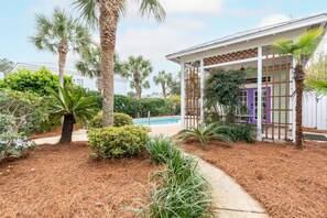 Property grounds - Kool Beanz by AvantStay | Private Pool, Near Beach (Destin)