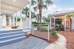 Terrace/patio - Kool Beanz by AvantStay | Private Pool, Near Beach (Destin)