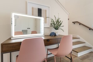 Interior - The Conway | Ensemble Escape w/ Deck (Nashville)